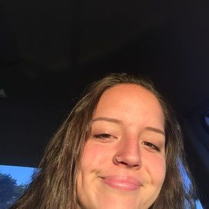 Meet your Posher, Alyssa